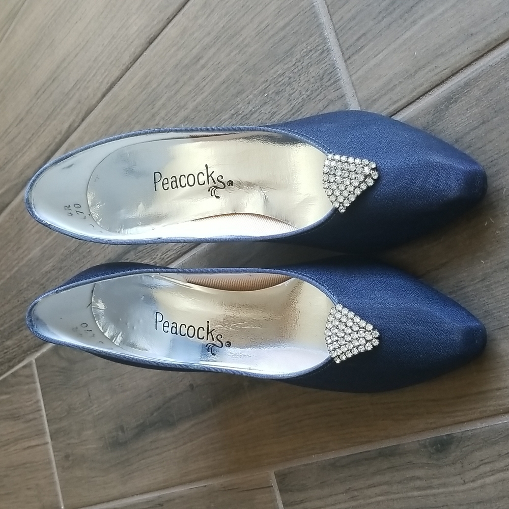 Party Peacock Dyeable Fabric  Closed Toe Navy Heel with Fashion Clip On Size 7.5